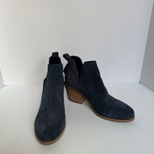 NWT Toms Dark Blue Ankle Booties 8.5